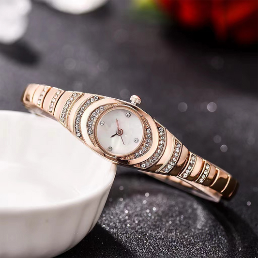 ⏳Begränsad tid Erbjudande 50% rabatt💎Ladies Rhinestone Armbandsklocka⌚