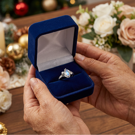 💍 Geometrisk oval månstensring med zirkoniadetaljer – Mystisk, glittrande och tidlöst elegant! 🌙✨